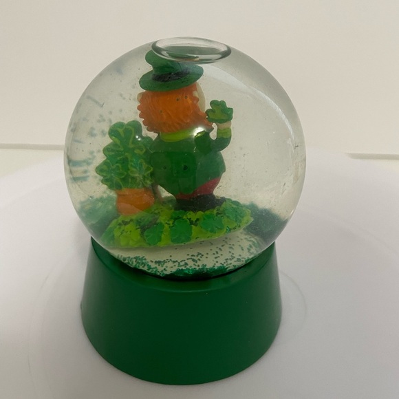 Ireland Snow Globe Souvenir - Picture 3 of 5